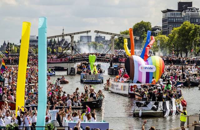 アムステルダムの運河で3年ぶりにプライドパレードが開催【g-lad xx】