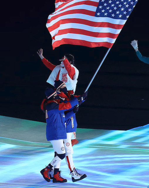 【北京五輪】米国のブリタニー・ボウ選手が開会式で旗手をつとめた唯一のOUTアスリート【g-lad xx】