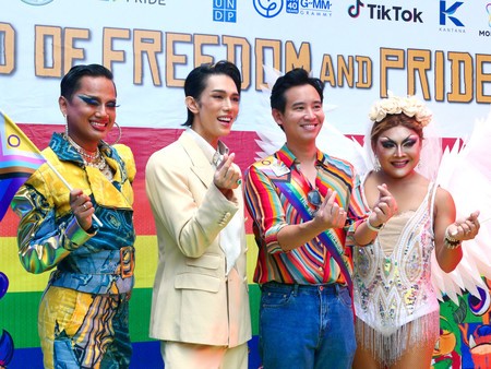 バンコクでプライドパレードが開催、前進党のピタ党首が同性婚法制化を約束【g-lad xx】