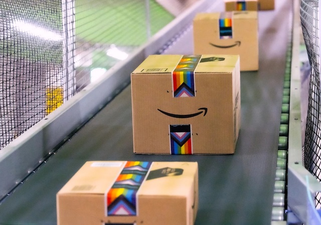 Amazonが今日からレインボーカラーの梱包テープを展開、TRPにも協賛【g-lad xx】