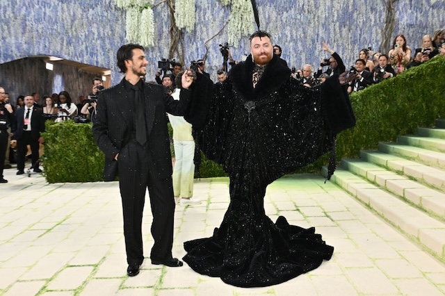サム・スミスがデザイナーのクリスチャン・コーワンと婚約【g-lad xx】