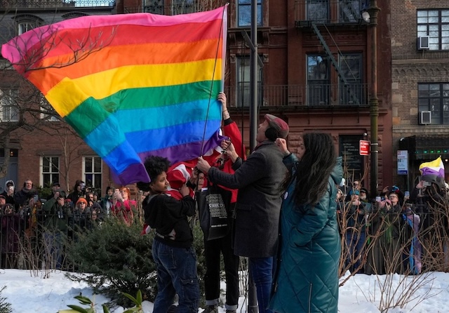 ストーンウォール国定史跡に再びレインボーフラッグが掲揚【g-lad xx】